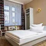 Hotel Ibis Styles Neustadt 3*