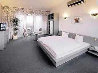 トリップ バイ ウィンダム ノイシュタット 3*