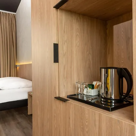 Hotel Ibis Styles Neustadt 3*