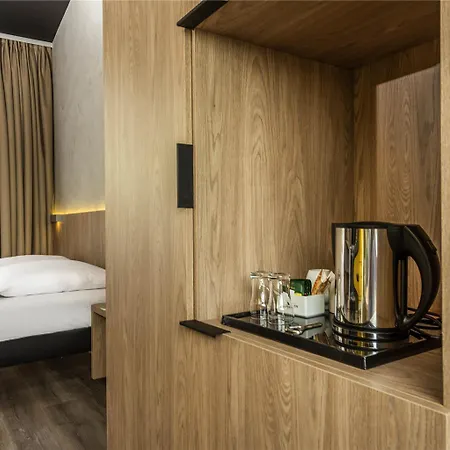 Hotel Ibis Styles Neustadt 3*