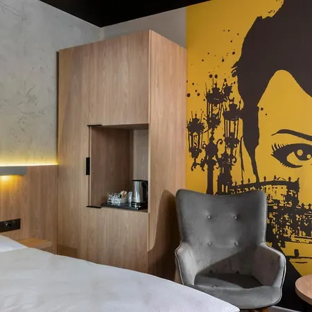 Ibis Styles Neustadt מלון