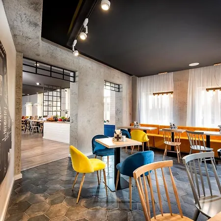 מלון Ibis Styles Neustadt 3*