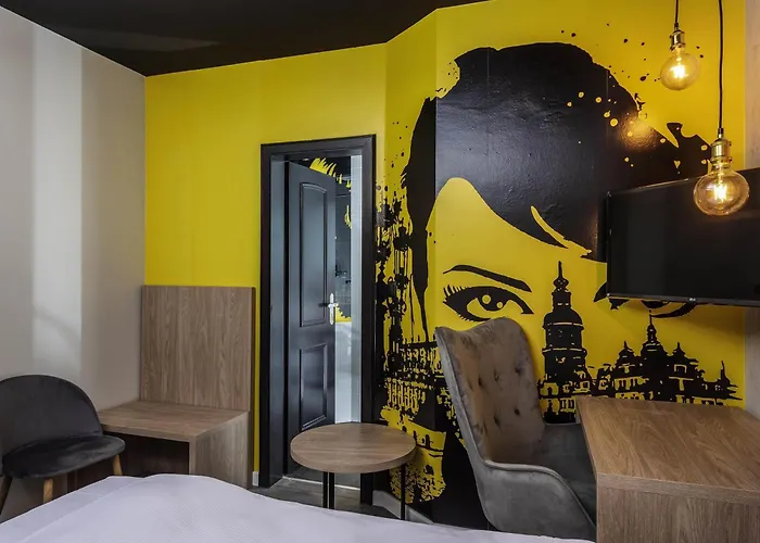 Hotel Ibis Styles Neustadt 3*