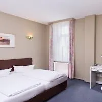 Hotell Ibis Styles Neustadt 3*